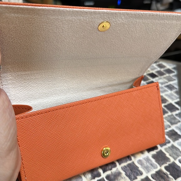Tory Burch brand new sunglasses case orange plastic still on logo - Picture 5 of 6